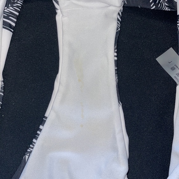 Women’s Bikini, Size Large, Good Condition, Super Cute! Small Stain (See Pics) - Picture 6 of 6